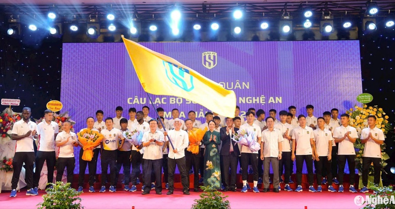 Đội b&oacute;ng V-League l&agrave;m điều hiếm thấy ở m&ugrave;a giải 2024-2025- Ảnh 1.