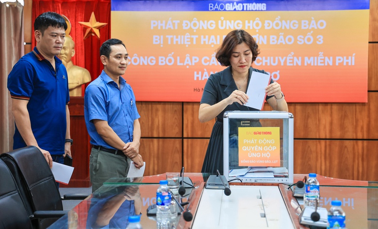 B&aacute;o Giao th&ocirc;ng quy&ecirc;n g&oacute;p v&agrave; lập cầu vận chuyển miễn ph&iacute; h&agrave;ng cứu trợ đồng b&agrave;o sau b&atilde;o số 3- Ảnh 1.