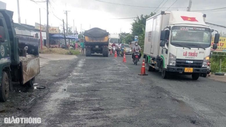 Khẩn trương khắc phục hư hỏng quốc lộ 1 qua C&agrave; Mau sau phản &aacute;nh của B&aacute;o Giao th&ocirc;ng- Ảnh 1.