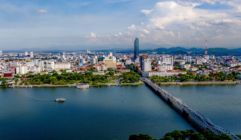 Theo ch&acirc;n người nh&aacute;i &ldquo;nội soi&rdquo; hệ thống trụ của 4 c&acirc;y cầu tr&ecirc;n s&ocirc;ng Hương- Ảnh 11.