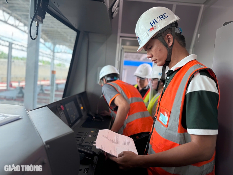 Vướng mắc với nh&agrave; thầu c&oacute; ảnh hưởng tiến độ khai th&aacute;c metro số 1?- Ảnh 2.