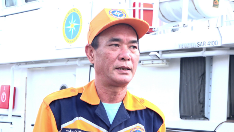 Thuyền trưởng t&agrave;u SAR 412: &ldquo;Ch&uacute;ng t&ocirc;i kh&ocirc;ng c&oacute; thời gian để sợ!&rdquo;- Ảnh 1.