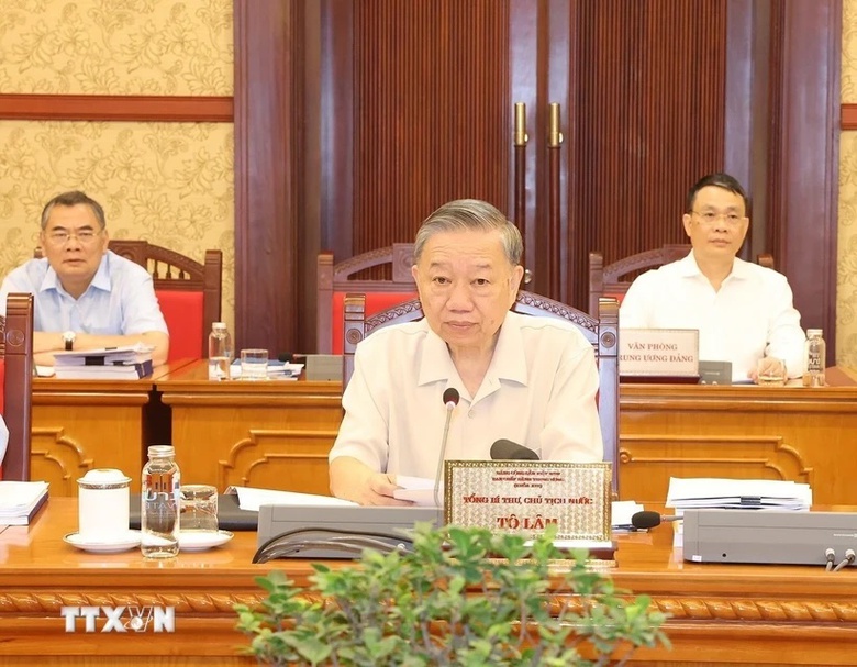 Bộ Ch&iacute;nh trị cho &yacute; kiến về x&acirc;y dựng, ph&aacute;t triển TP Hải Ph&ograve;ng- Ảnh 1.