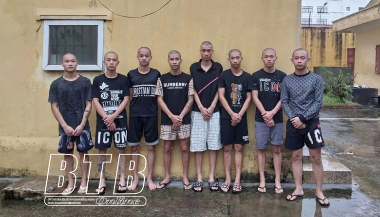 Khởi tố 8 đối tượng điều khiển xe m&aacute;y mang theo hung kh&iacute; g&acirc;y rối trật tự c&ocirc;ng cộng- Ảnh 1.