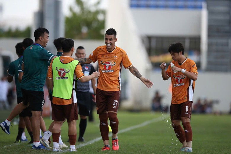 V-League: Sao mai 16 tuổi tỏa sáng, HAGL hủy diệt Quảng Nam- Ảnh 1. V-League: Sao mai 16 tuổi tỏa sáng, HAGL hủy diệt Quảng Nam- Ảnh 1.