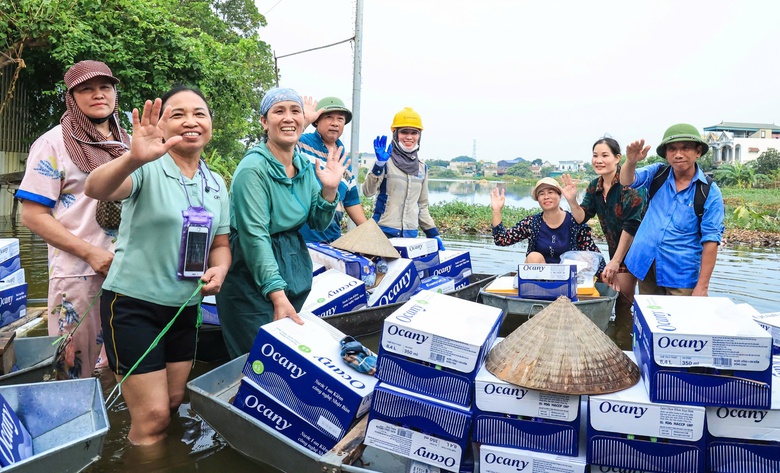 1.000 b&aacute;nh t&eacute;t Cần Thơ "bay" tới v&ugrave;ng lụt H&agrave; Nam chỉ sau nửa ng&agrave;y- Ảnh 8.