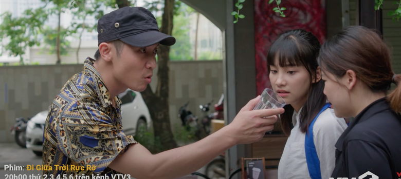 Đi giữa trời rực rỡ tập 34: Chải đuổi Tả vì mâu thuẫn- Ảnh 6. Đi giữa trời rực rỡ tập 34: Chải đuổi Tả vì mâu thuẫn- Ảnh 6.