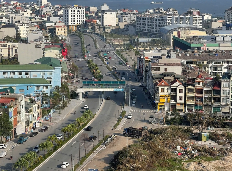 Quảng Ninh 7 ng&agrave;y đ&ecirc;m thần tốc dọn đường th&ocirc;ng, h&egrave; tho&aacute;ng- Ảnh 2.