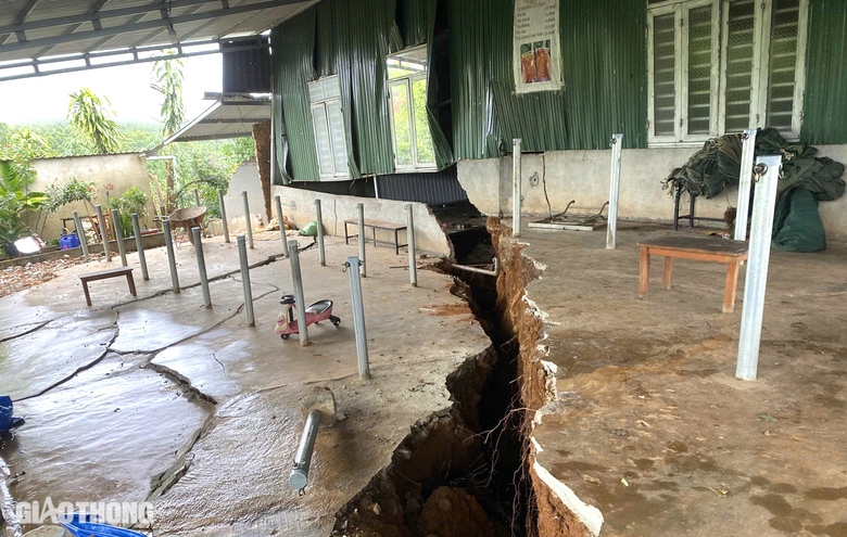 Mưa lớn g&acirc;y sạt lở taluy đường Hồ Ch&iacute; Minh qua Đắk N&ocirc;ng- Ảnh 1.