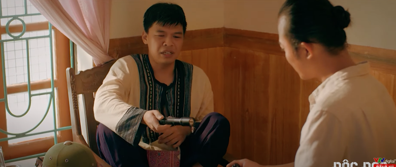 "Độc đạo" tập 8: Ông trùm Quân "già" lộ mặt?- Ảnh 2. "Độc đạo" tập 8: Ông trùm Quân "già" lộ mặt?- Ảnh 2.