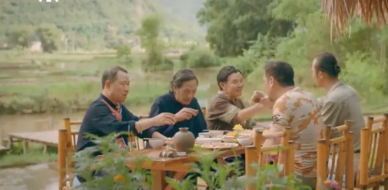 "Độc đạo" tập 8: Ông trùm Quân "già" lộ mặt?- Ảnh 4. "Độc đạo" tập 8: Ông trùm Quân "già" lộ mặt?- Ảnh 4.