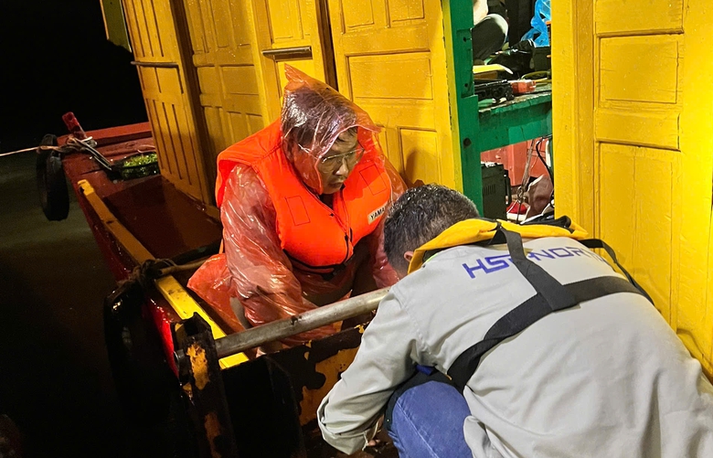 Đảo đ&egrave;n những ng&agrave;y b&atilde;o nổi- Ảnh 5.