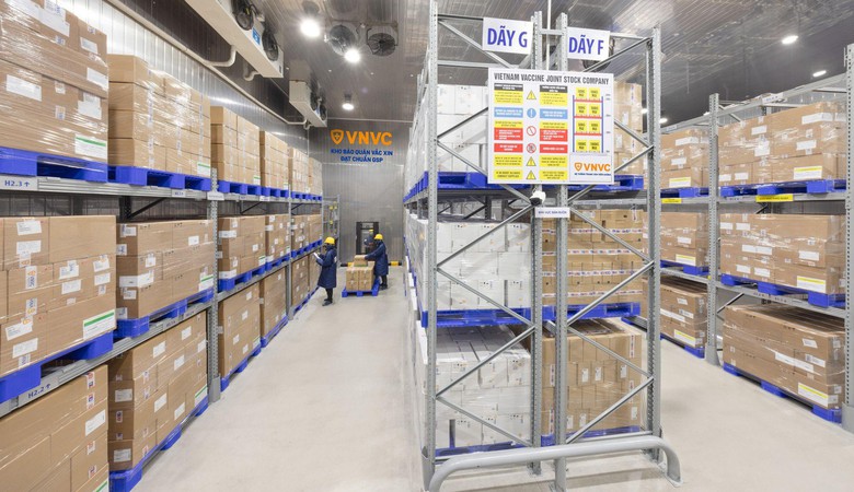 VNVC chủ lực ti&ecirc;m nhiều vắc-xin sởi nhất trong ng&agrave;y đầu tham gia chiến dịch của TP.HCM- Ảnh 2.