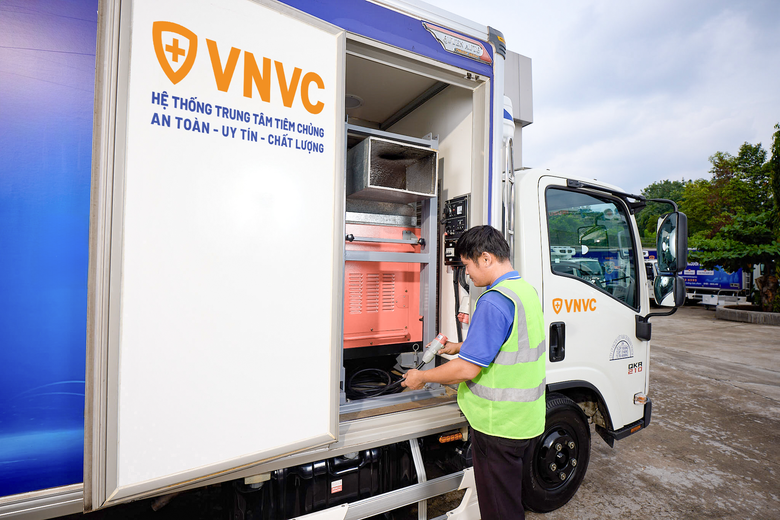VNVC chủ lực ti&ecirc;m nhiều vắc-xin sởi nhất trong ng&agrave;y đầu tham gia chiến dịch của TP.HCM- Ảnh 5.