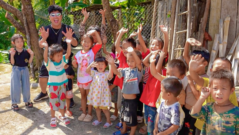 Rapper Phong Windy đưa con gái 5 tuổi lên Sa Pa trải nghiệm- Ảnh 9. Rapper Phong Windy đưa con gái 5 tuổi lên Sa Pa trải nghiệm- Ảnh 9.