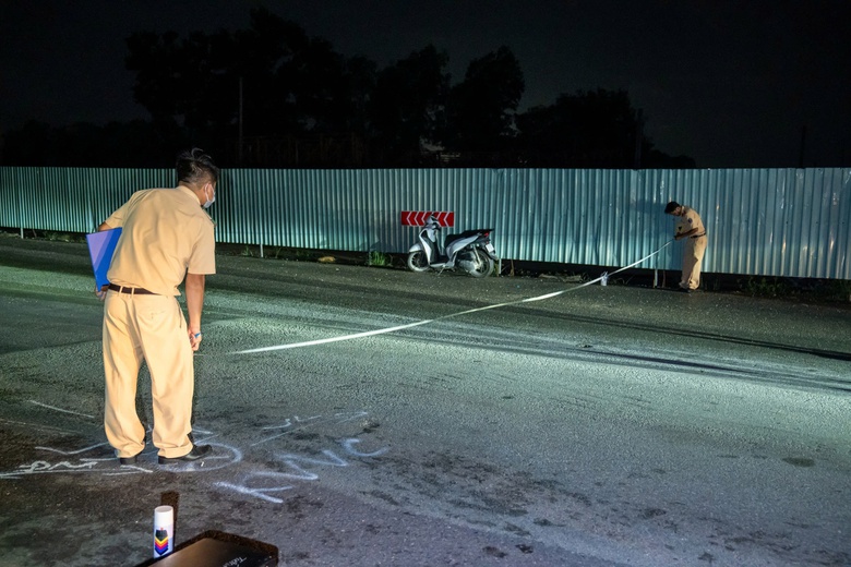 Xe khách va chạm với xe máy trên QL51, người đàn ông 56 tuổi tử vong tại chỗ- Ảnh 3. Xe khách va chạm với xe máy trên QL51, người đàn ông 56 tuổi tử vong tại chỗ- Ảnh 3.