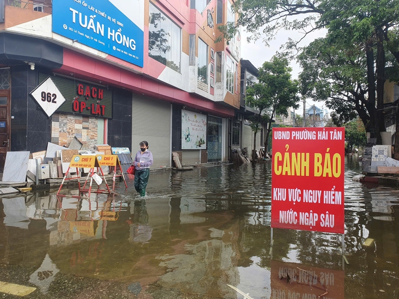Hải Dương hoạt động trở lại bến xe kh&aacute;ch Hải T&acirc;n, nhiều tuyến phố vẫn ngập- Ảnh 4.