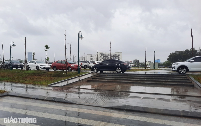 Huế: Lo b&atilde;o lụt, người d&acirc;n đưa &ocirc; t&ocirc; l&ecirc;n cao, học sinh nghỉ học từ h&ocirc;m nay (19/9)- Ảnh 6.