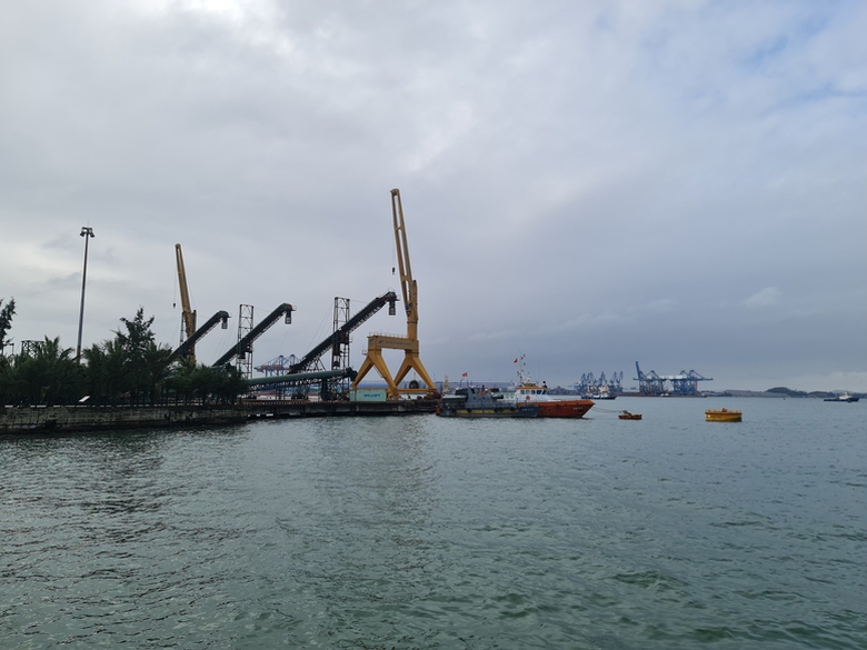 Theo d&otilde;i chặt chẽ diễn biến &aacute;p thấp nhiệt đới, đưa t&agrave;u thuyền đến nơi an to&agrave;n- Ảnh 1.