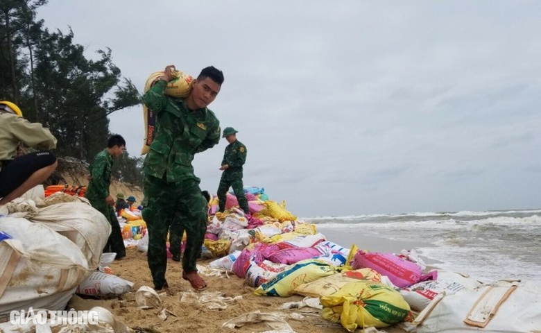 Thừa Thi&ecirc;n Huế: R&agrave; so&aacute;t c&aacute;c kịch bản ứng ph&oacute; thi&ecirc;n tai, triển khai ứng ph&oacute; b&atilde;o lũ- Ảnh 1.