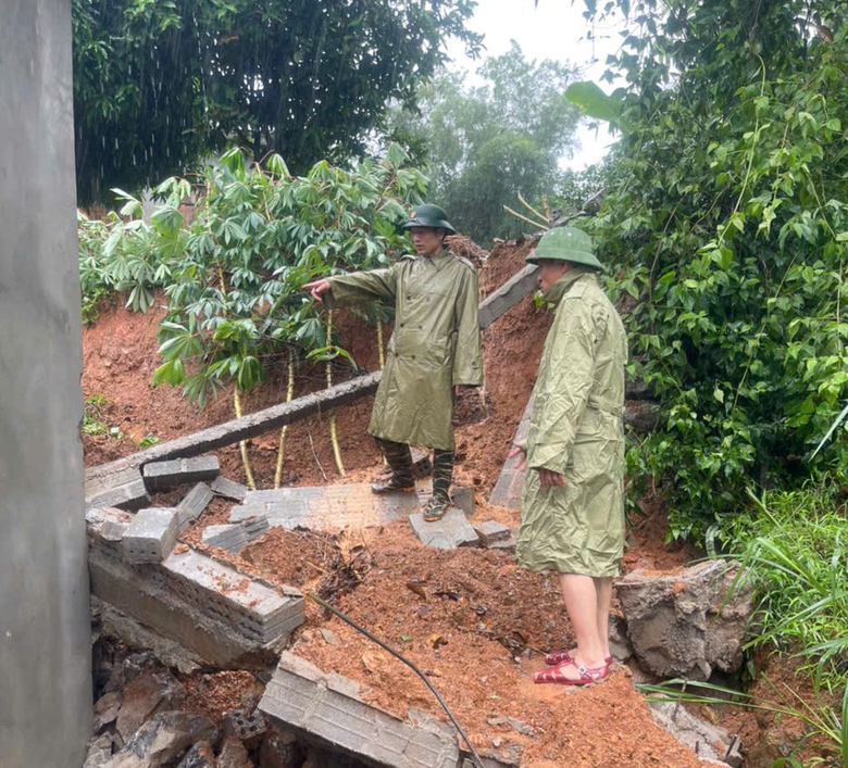 Quảng Bình: Di dời gần 1.000 hộ dân, nhiều khu vực miền núi bị chia cắt do bão số 4- Ảnh 4. Quảng Bình: Di dời gần 1.000 hộ dân, nhiều khu vực miền núi bị chia cắt do bão số 4- Ảnh 4.