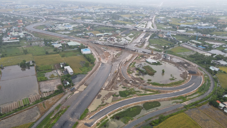 Cao tốc Bến Lức &ndash; Long Th&agrave;nh xuy&ecirc;n TP.HCM sắp th&ocirc;ng xe- Ảnh 2.