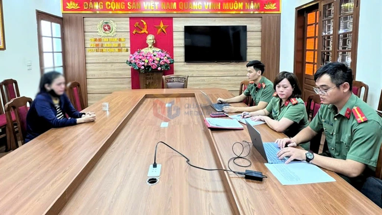 Đăng tin thất thiệt "trong bụng cá song có bàn tay người", 2 phụ nữ bị xử lý- Ảnh 1. Đăng tin thất thiệt "trong bụng cá song có bàn tay người", 2 phụ nữ bị xử lý- Ảnh 1.