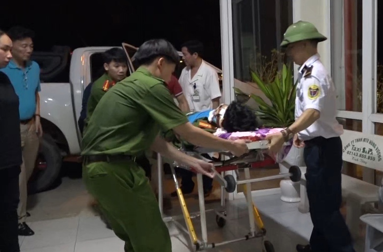 Trưởng c&ocirc;ng an x&atilde; ở L&agrave;o Cai bị thiếu ni&ecirc;n "đầu trần" t&ocirc;ng trọng thương- Ảnh 2.