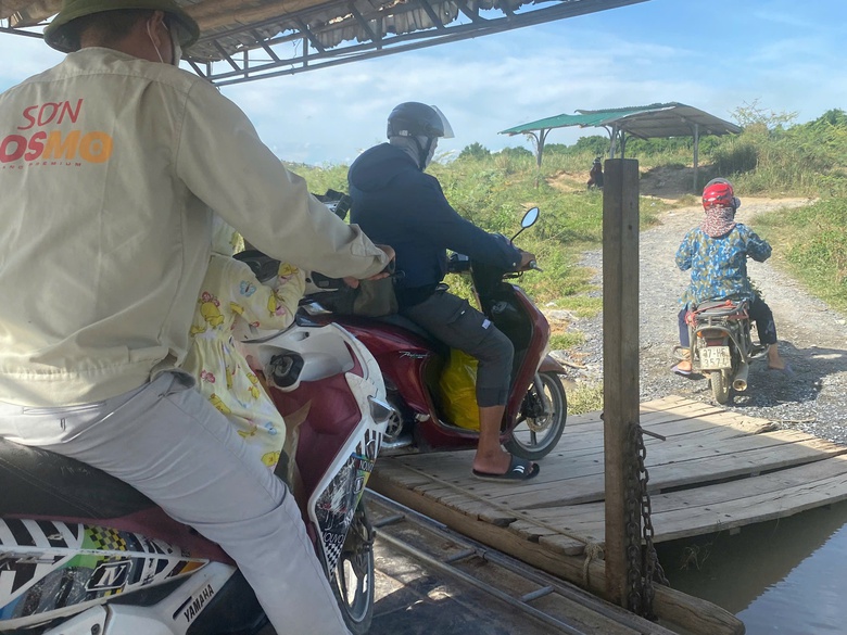 Người l&aacute;i đ&ograve; tr&ecirc;n s&ocirc;ng Lam vui mừng v&igrave; sắp... thất nghiệp- Ảnh 5.