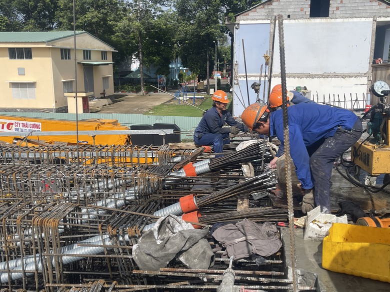 Thị trường lao động TP.HCM lệch pha, nhóm 30 - 45 tuổi chịu áp lực lớn- Ảnh 1. Thị trường lao động TP.HCM lệch pha, nhóm 30 - 45 tuổi chịu áp lực lớn- Ảnh 1.