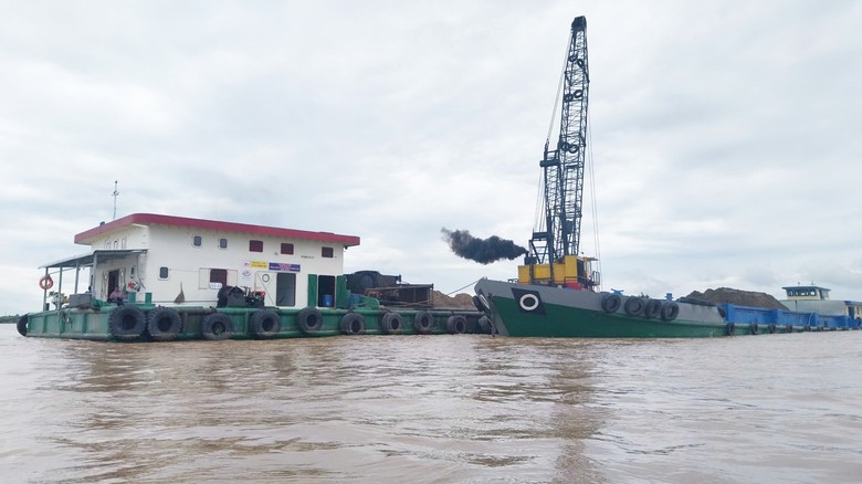 C&aacute;t li&ecirc;n tục được đưa về phục vụ cao tốc Cần Thơ - C&agrave; Mau- Ảnh 2.