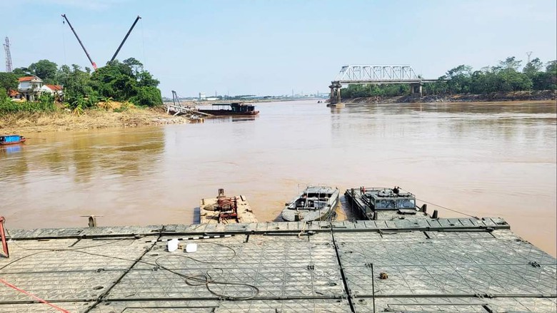 Ph&uacute; Thọ: Trục vớt nhịp cầu Phong Ch&acirc;u, t&igrave;m thấy th&ecirc;m 1 nạn nh&acirc;n- Ảnh 7.