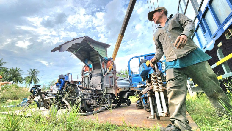 Quảng Ng&atilde;i: Lực lượng chức năng ti&ecirc;u hủy h&agrave;ng chục xe "5 kh&ocirc;ng"- Ảnh 7.