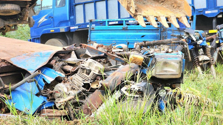 Quảng Ng&atilde;i: Lực lượng chức năng ti&ecirc;u hủy h&agrave;ng chục xe "5 kh&ocirc;ng"- Ảnh 9.