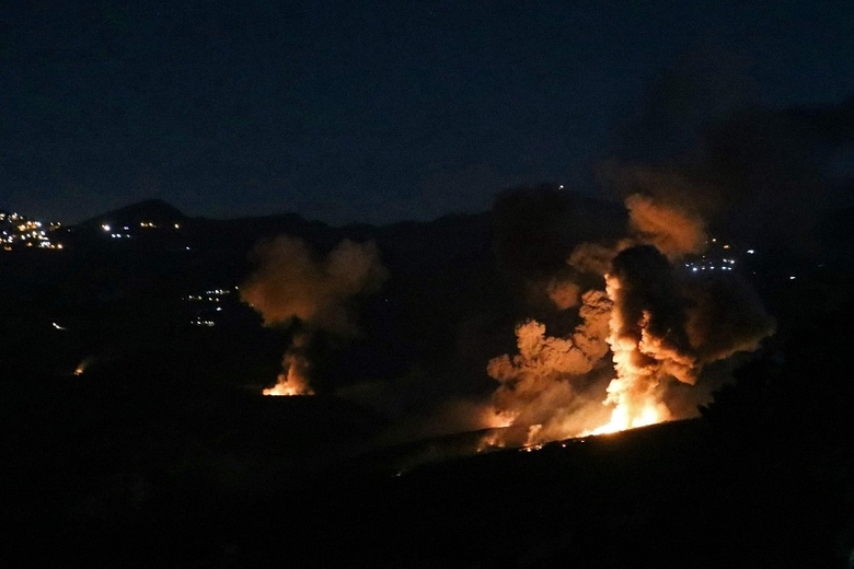 Israel dồn dập kh&ocirc;ng k&iacute;ch Lebanon, cảnh b&aacute;o Hezbollah sẽ phải trả gi&aacute; đắt- Ảnh 1.