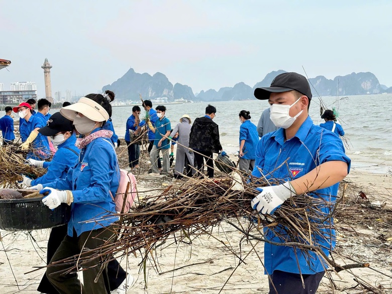 Quảng Ninh c&aacute;ch n&agrave;o "thần tốc" phục hồi du lịch sau b&atilde;o Yagi?- Ảnh 2.