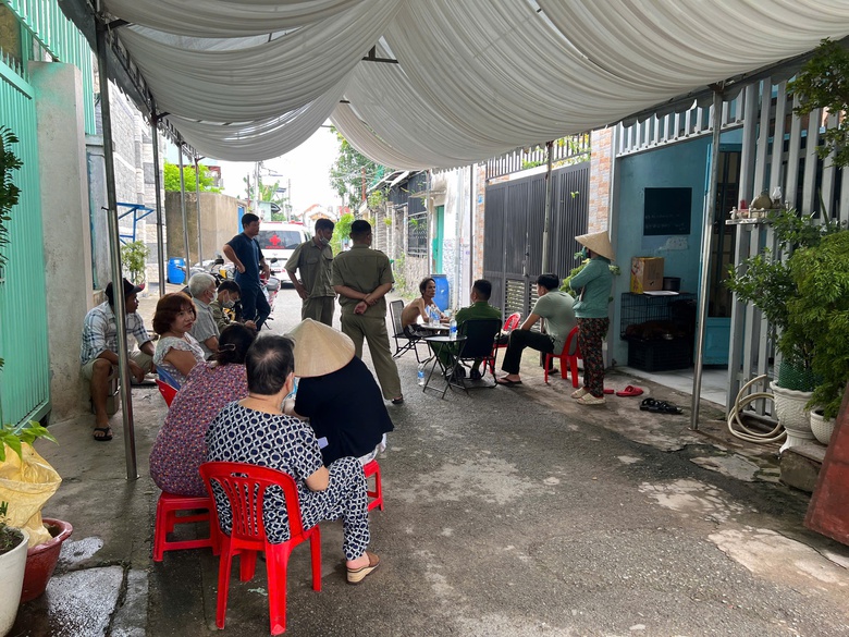 Điều tra nguy&ecirc;n nh&acirc;n một nam thanh ni&ecirc;n tử vong trong tư thế treo cổ trong ph&ograve;ng trọ- Ảnh 1.