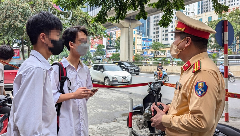 Vướng lao l&yacute; v&igrave; thương con sai c&aacute;ch- Ảnh 1.
