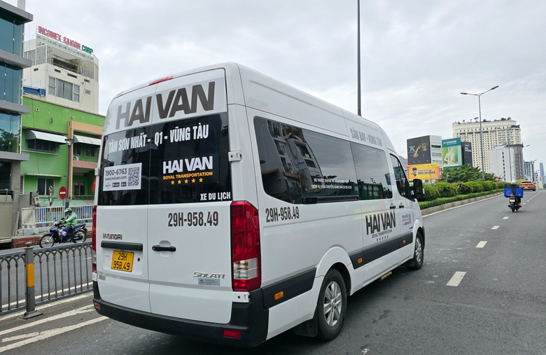 Đề xuất bổ sung quy định quản l&yacute; xe vận chuyển kh&aacute;ch đến s&acirc;n bay- Ảnh 1.