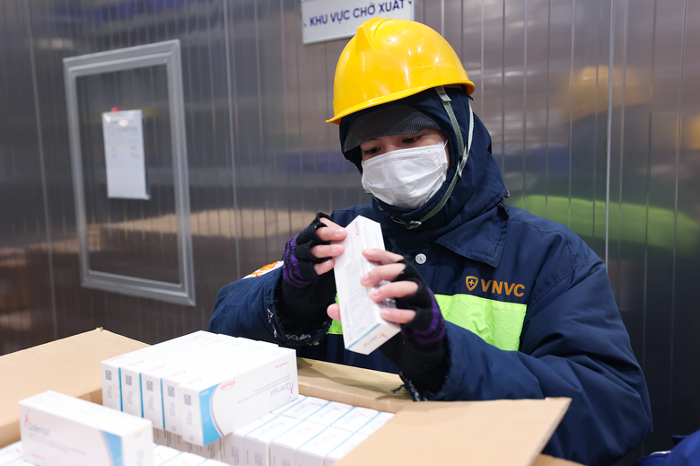 VNVC triển khai ti&ecirc;m vắc-xin sốt xuất huyết đầu ti&ecirc;n tại Việt Nam- Ảnh 3.