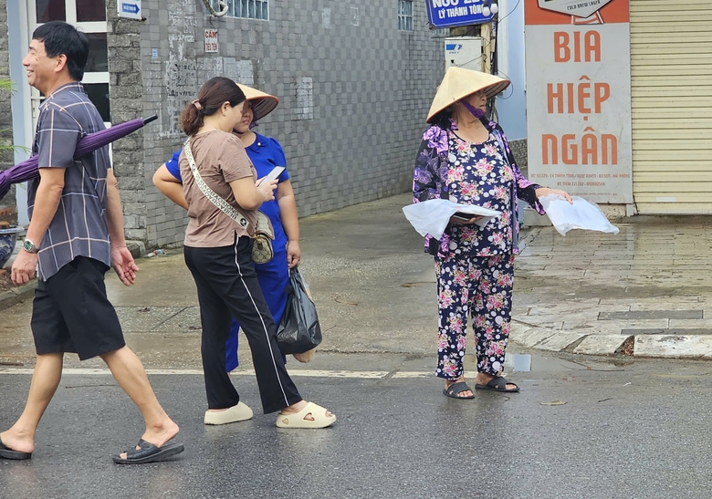 Chọi tr&acirc;u Đồ Sơn 2024: C&ograve; v&eacute; ch&agrave;o mời, bất ngờ ngay từ kh&aacute;p đấu đầu- Ảnh 12.