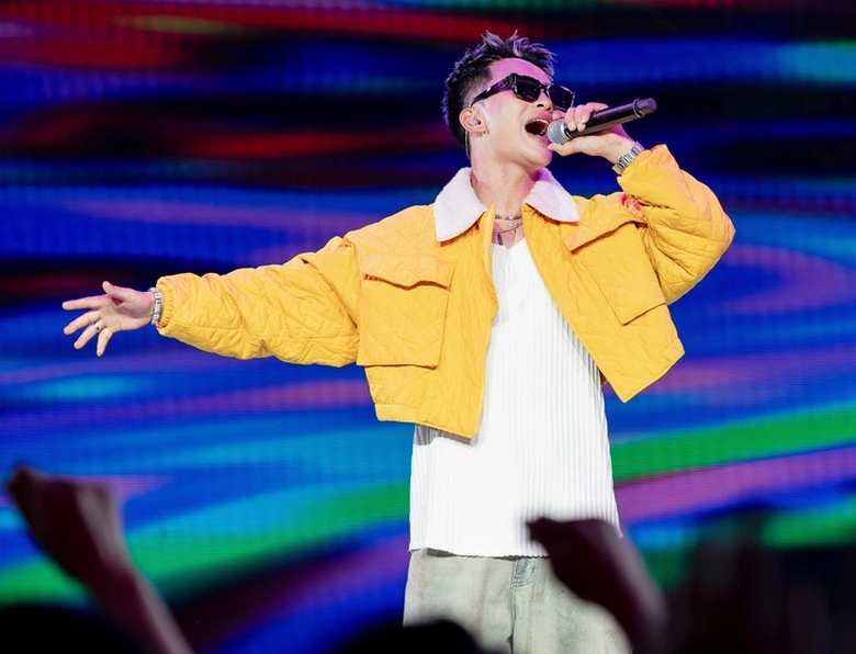 Rap Việt tập 1: Rapper xứ Nghệ khiến HLV B Ray v&agrave; BigDaddy tranh gi&agrave;nh gay gắt- Ảnh 1.