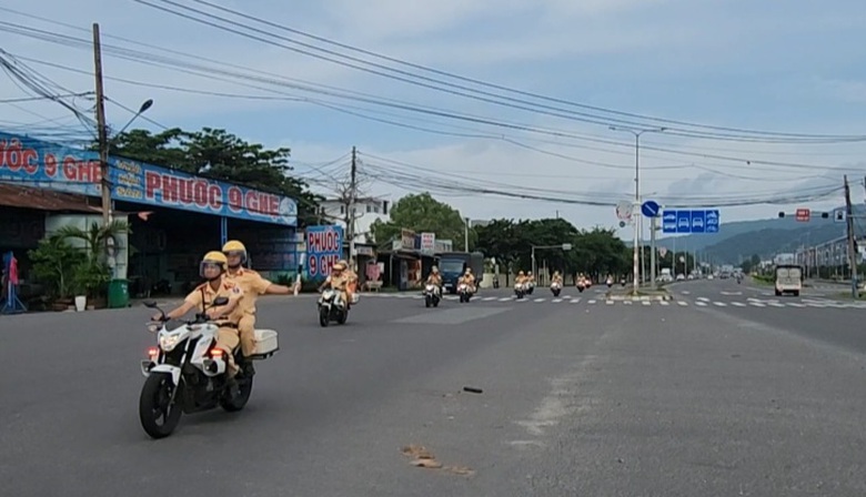 B&agrave; Rịa - Vũng T&agrave;u: Ra qu&acirc;n cao điểm 45 ng&agrave;y đ&ecirc;m xử phạt xe qu&aacute; tải- Ảnh 8.