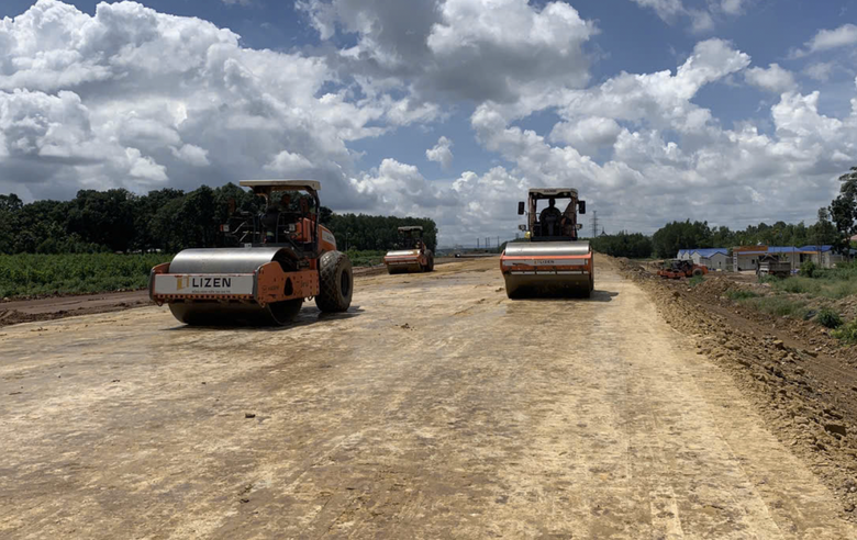 Tiến độ dự &aacute;n cao tốc Bi&ecirc;n H&ograve;a - Vũng T&agrave;u c&ograve;n chậm do vướng mặt bằng- Ảnh 2.