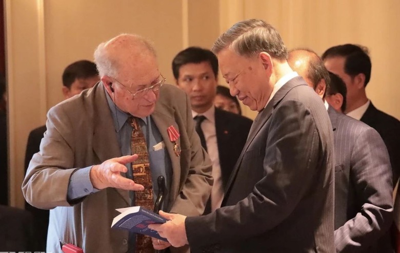 Cuộc gặp x&uacute;c động giữa Tổng B&iacute; thư, Chủ tịch nước T&ocirc; L&acirc;m v&agrave; Đảng Cộng sản, bạn b&egrave; Hoa Kỳ- Ảnh 2.