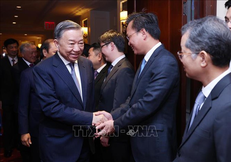 Tổng Bí thư, Chủ tịch nước Tô Lâm dự tọa đàm về phát triển ngành công nghiệp bán dẫn và AI- Ảnh 1. Tổng Bí thư, Chủ tịch nước Tô Lâm dự tọa đàm về phát triển ngành công nghiệp bán dẫn và AI- Ảnh 1.