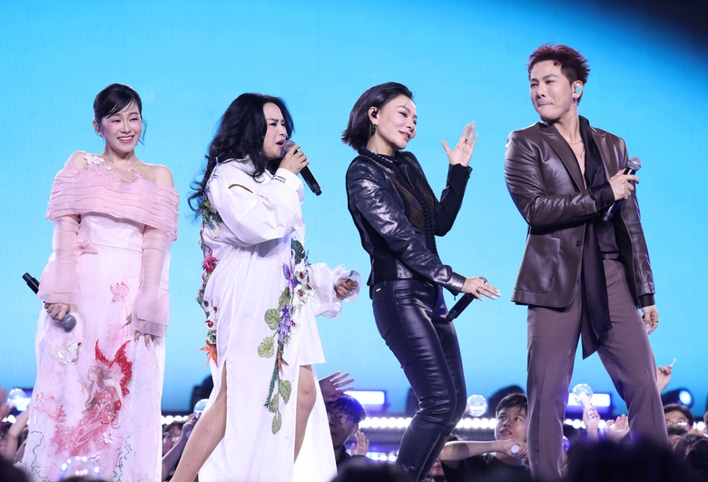 Ca sĩ Thu Minh: "Anh Ho&agrave;i Sa kh&ocirc;ng phải t&igrave;nh đầu của t&ocirc;i"- Ảnh 1.