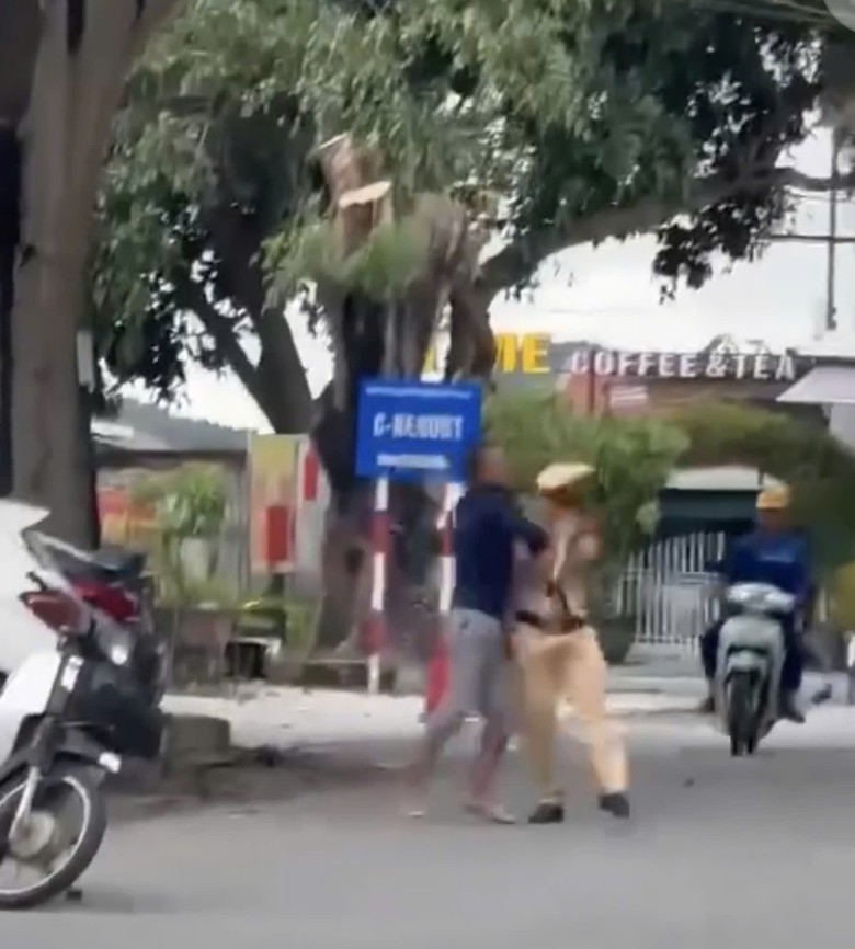 Tạm giữ đối tượng "th&ocirc;ng chốt" rồi quay lại tấn c&ocirc;ng CSGT ở H&agrave; Tĩnh- Ảnh 1.