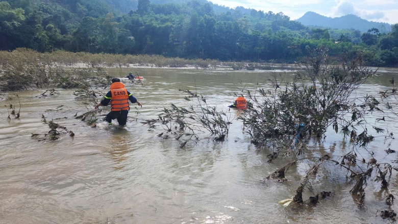 Tìm kiếm nam thanh niên đuối nước, mất tích trên sông Giăng- Ảnh 1. Tìm kiếm nam thanh niên đuối nước, mất tích trên sông Giăng- Ảnh 1.