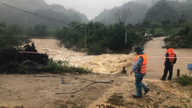T&igrave;m thấy thi thể hai nạn nh&acirc;n bị lũ cuốn ở Sơn La- Ảnh 1.